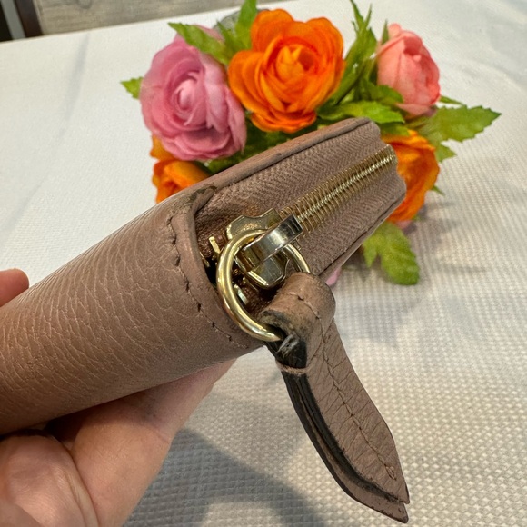 Authentic Gucci marmont zippy wallet - Picture 3 of 11